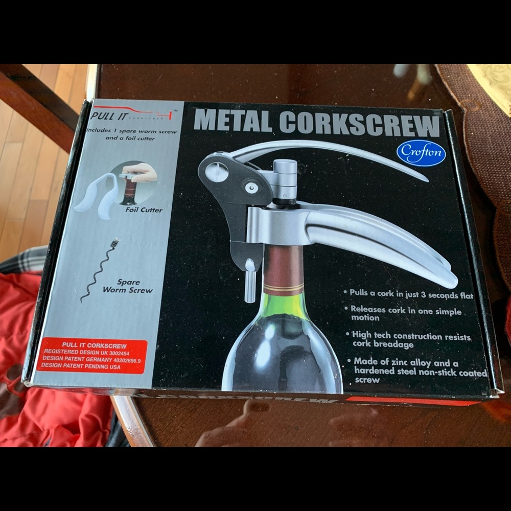 Metal corkscrew wine opener 🍷with bonus!
